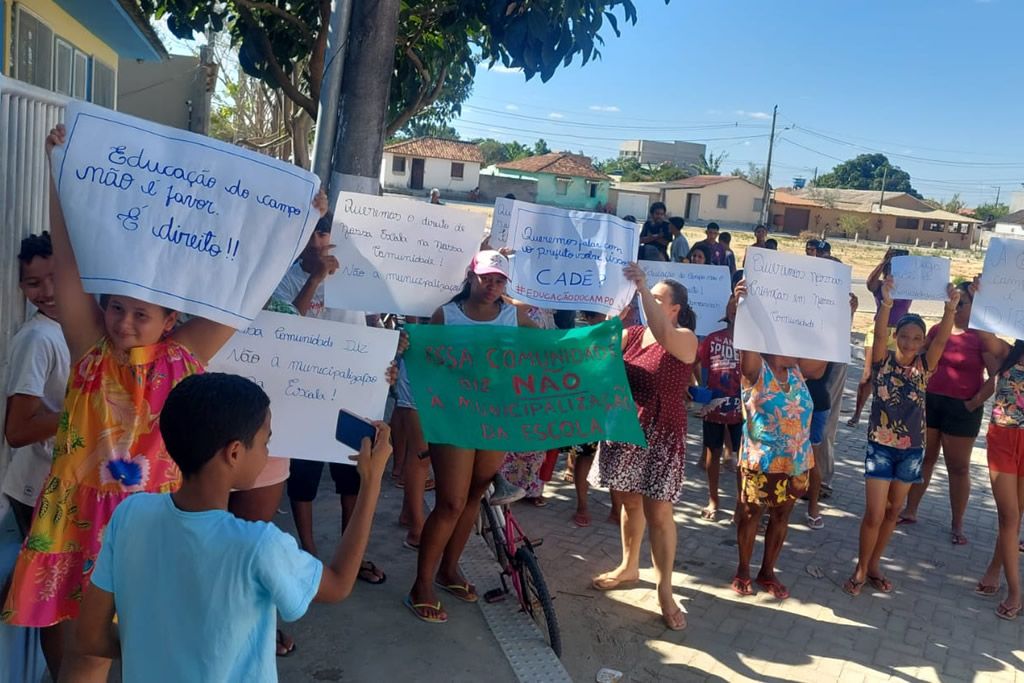 protesto_fechamento_Escola_pedro_canario_redes_sociais.jpg