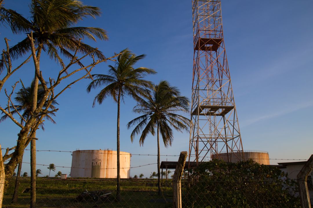 nem-um-poo-a-mais-_petroleo_-leonardo_sa-2519.jpg