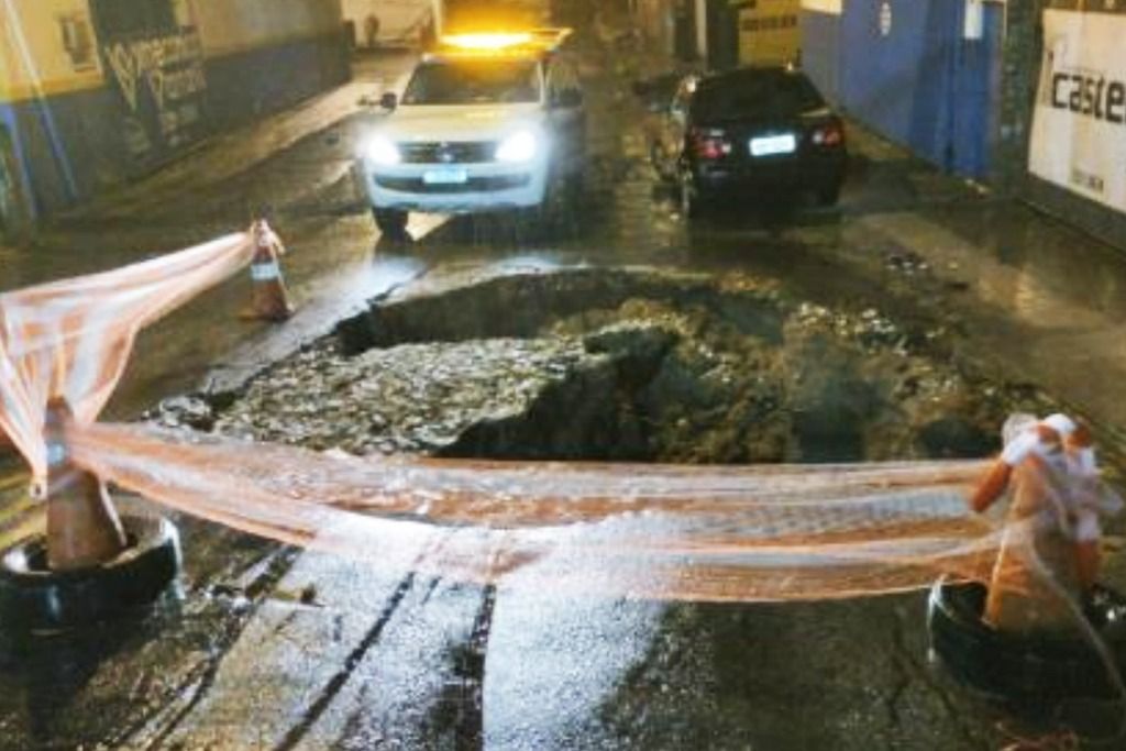 cratera_cachoeiro_FotoDefesaCivilES.jpg