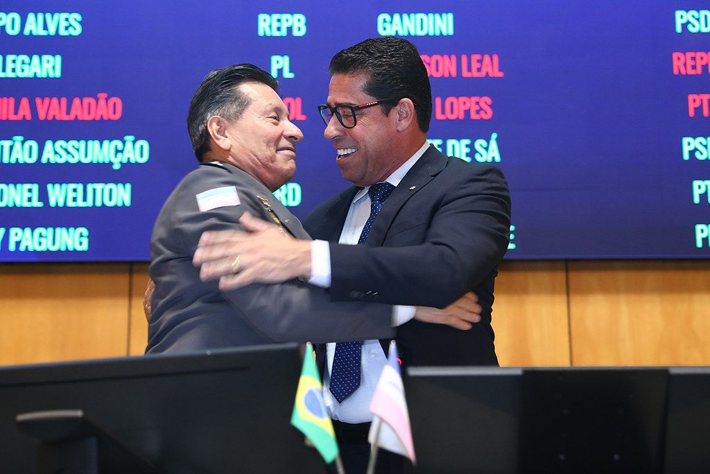 assumcao_marcelosantos_ellencampanharo_ales.jpg