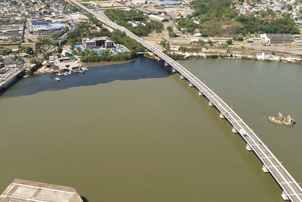 mancha_baia_vitoria_juntos.jpg