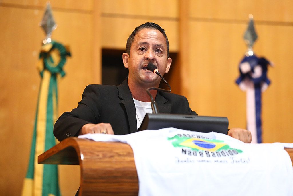 ulysses_raposo_pescador_itaipava_1_lucas_s_costa_ales.jpg