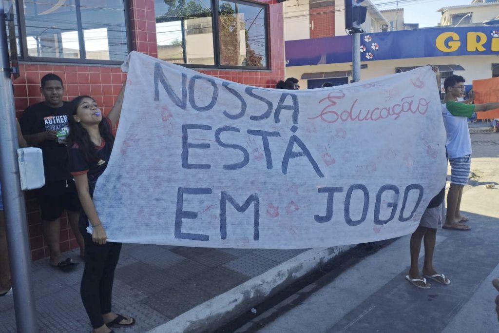protesto_eefm_domingos_maratazes.jpg