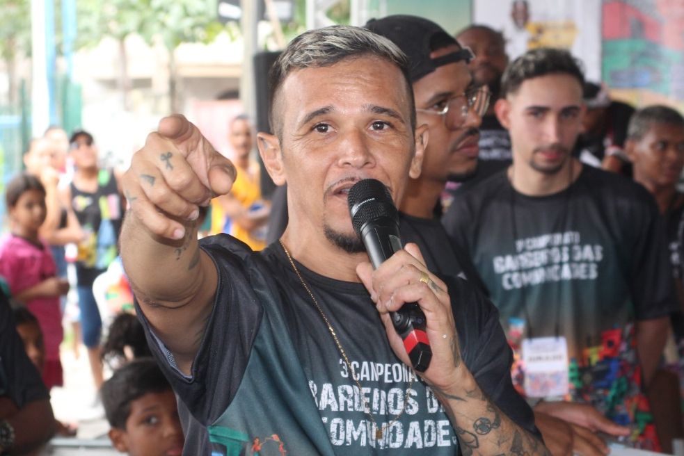 wagner_moura_barbearia_divulgacao.jpg