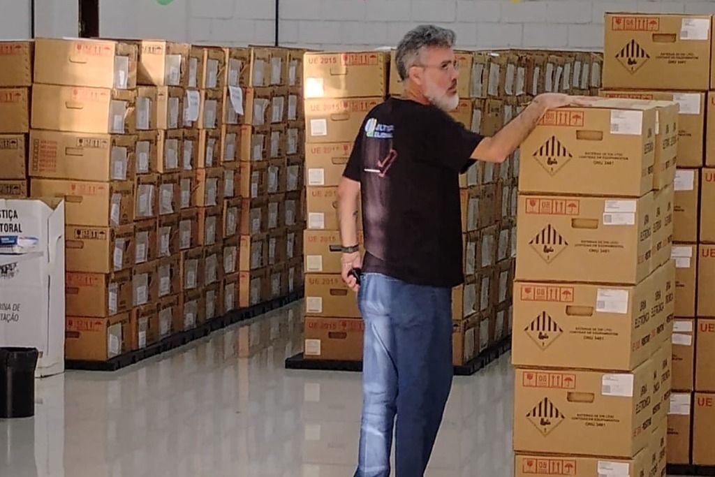 urnas_eleicao2024_robertojunquilho.jpeg